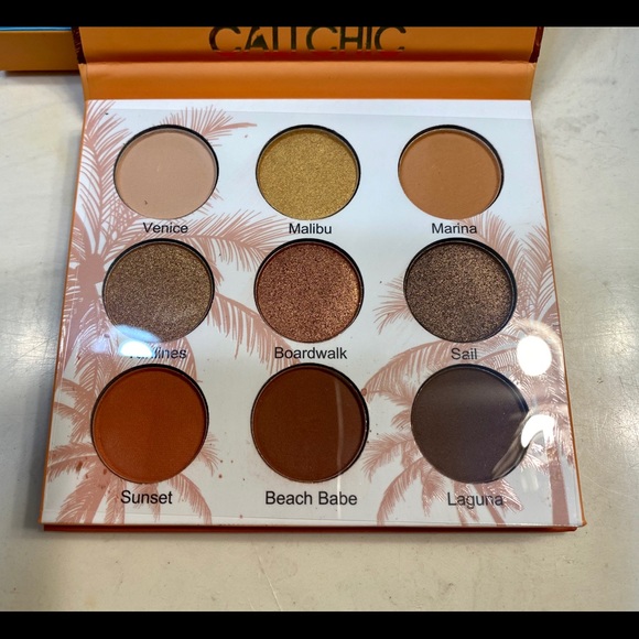 CaliChic Eyeshadow Pallet - Picture 3 of 3